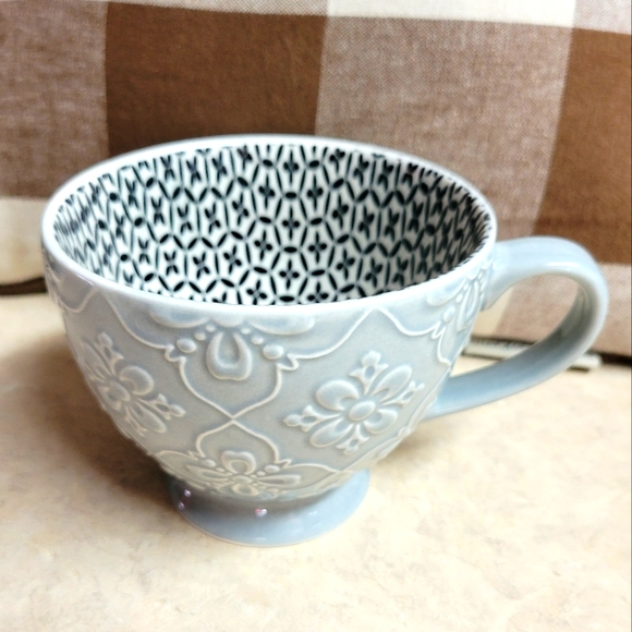 Gently used signature housewares footed coffee cup beautiful detail - Picture 1 of 9